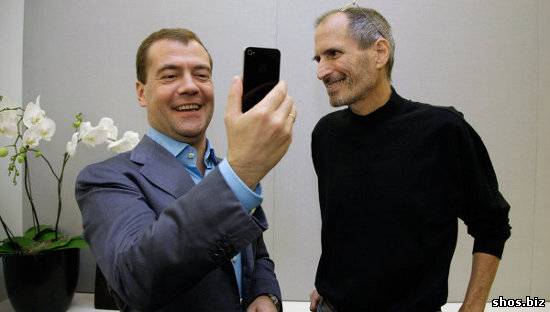 Россвязь одобряет: Apple iPhone 4 прошел сертификацию на использование в России